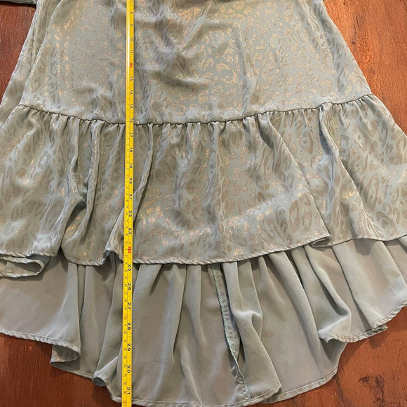 Women's Oversized Flare Top Bell Sleeves - Picture 9 of 9